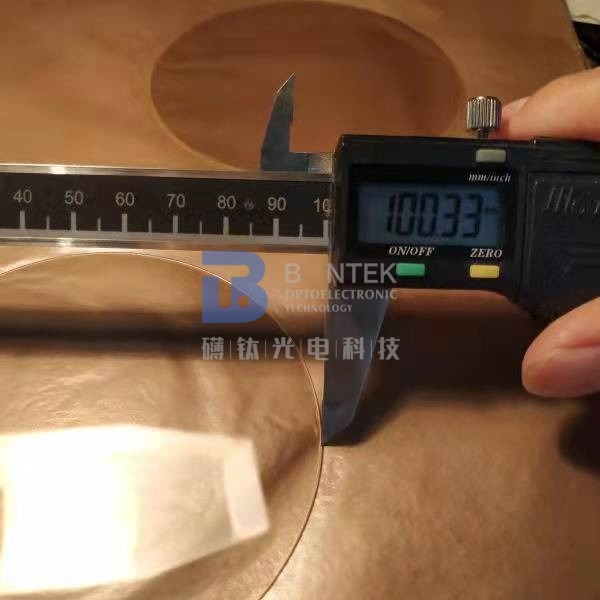 4" 6" вафли кварца LiNbO3 LiTaO3 пьезоэлектрические отделывают поверхность отполированный для пользы ПИЛЫ и BAW